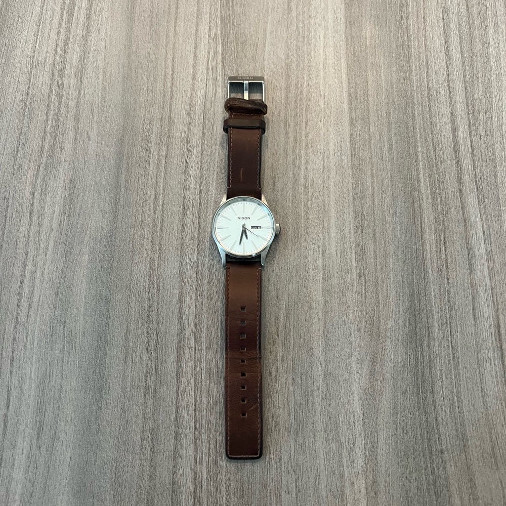 Nixon Sentry 42 mm Watch Silver/Brown